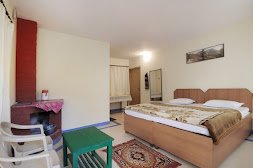 JF&R || hotel in Pangot