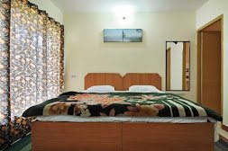 JF&R || hotel in Pangot