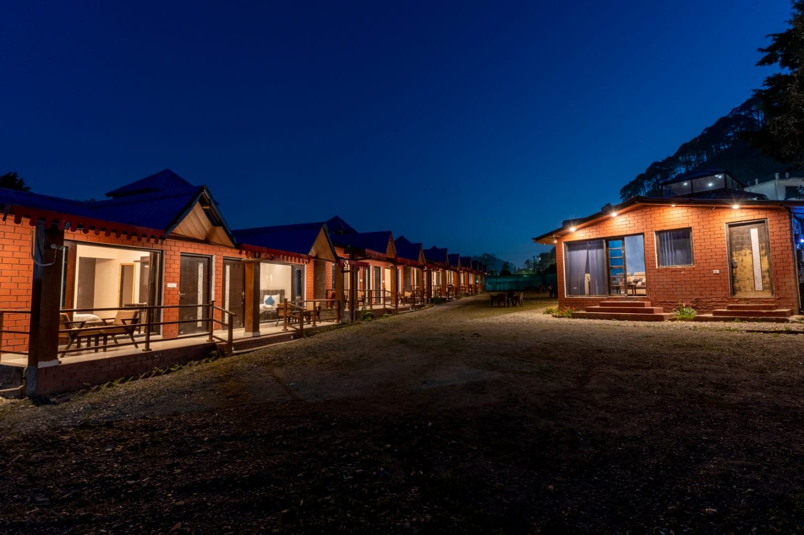 Bimbos || Resort in Kaichidham Nainital