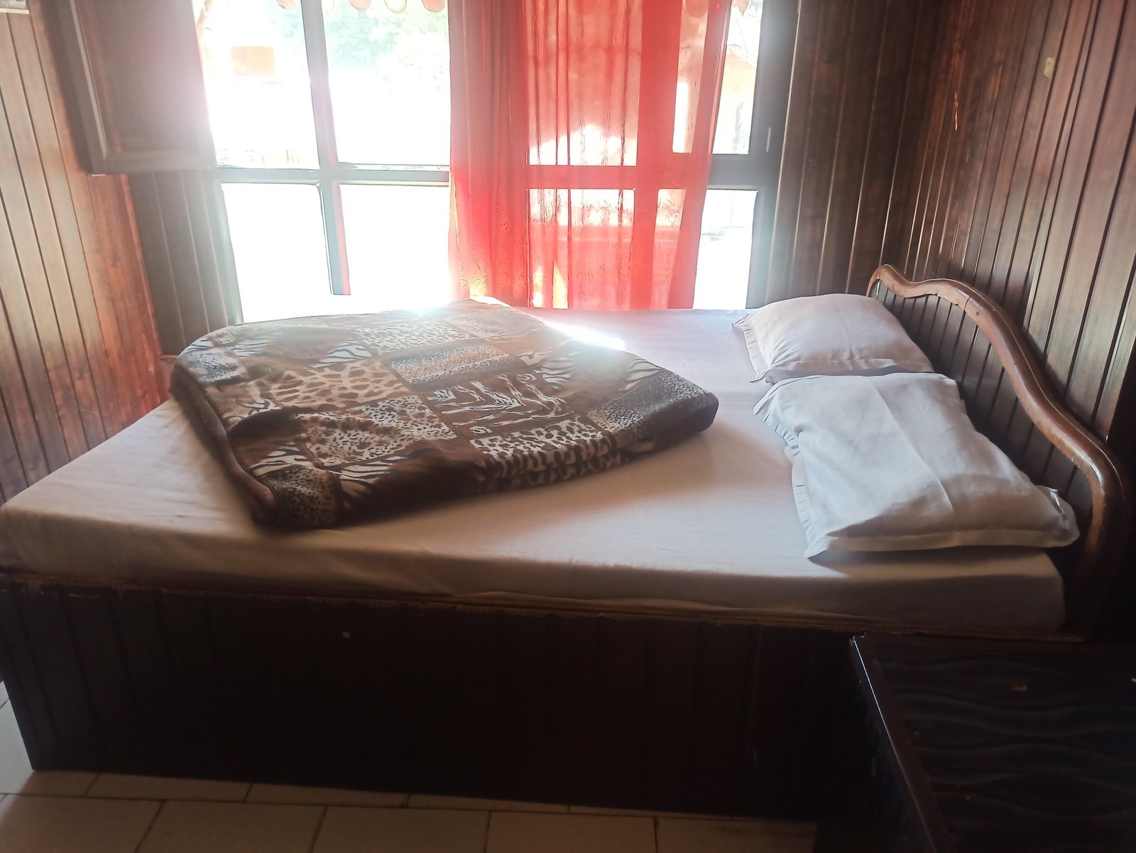 Avon 50 Meter to mall road