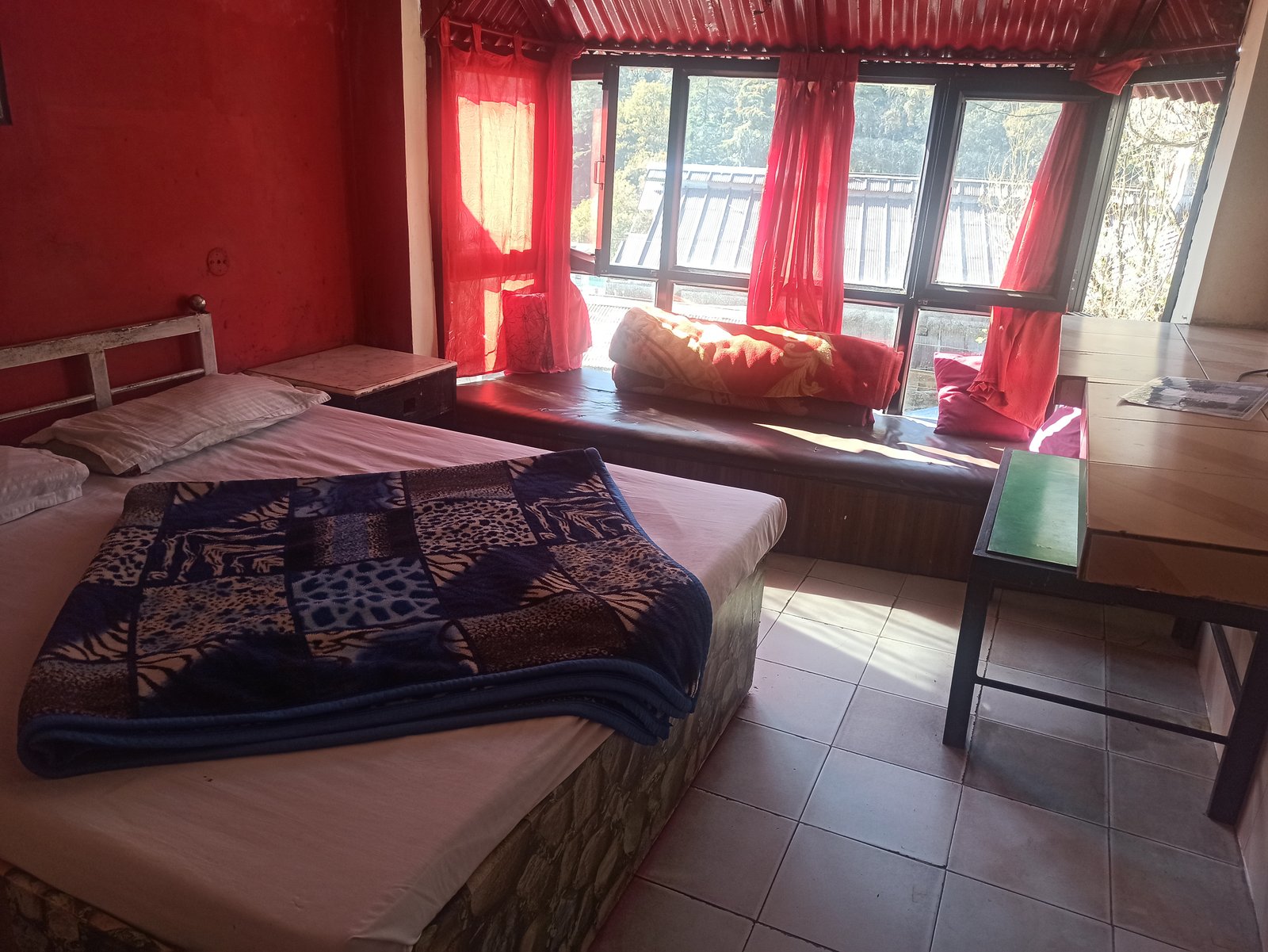 Avon 50 Meter to mall road