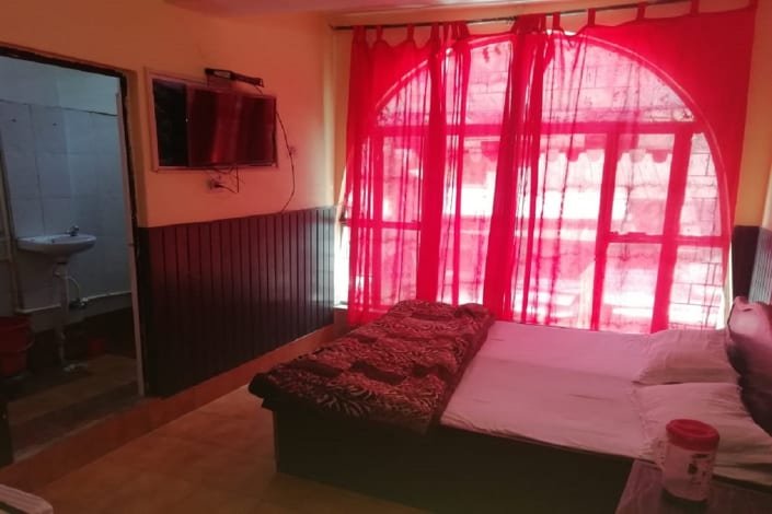 Avon 50 Meter to mall road