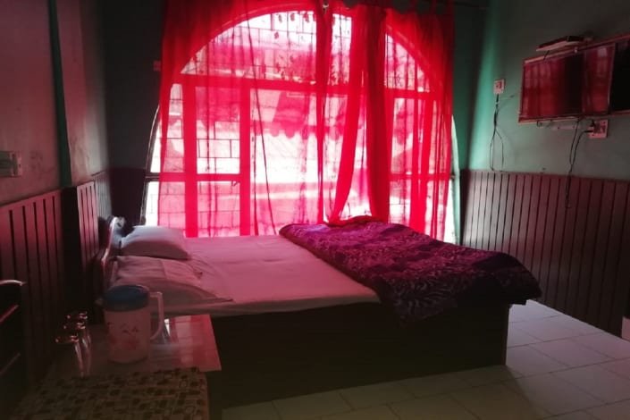 Avon 50 Meter to mall road