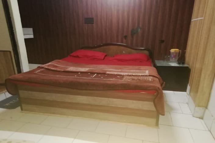 Avon 50 Meter to mall road