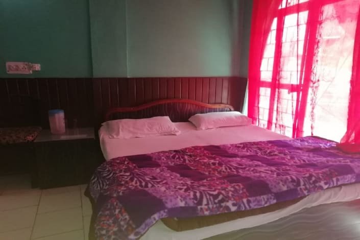 Avon 50 Meter to mall road