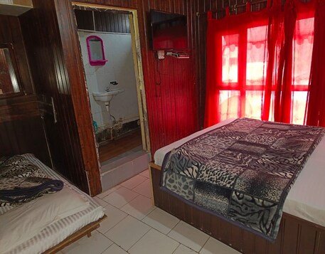 Avon 50 Meter to mall road