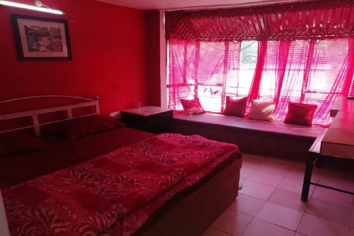 Avon 50 Meter to mall road