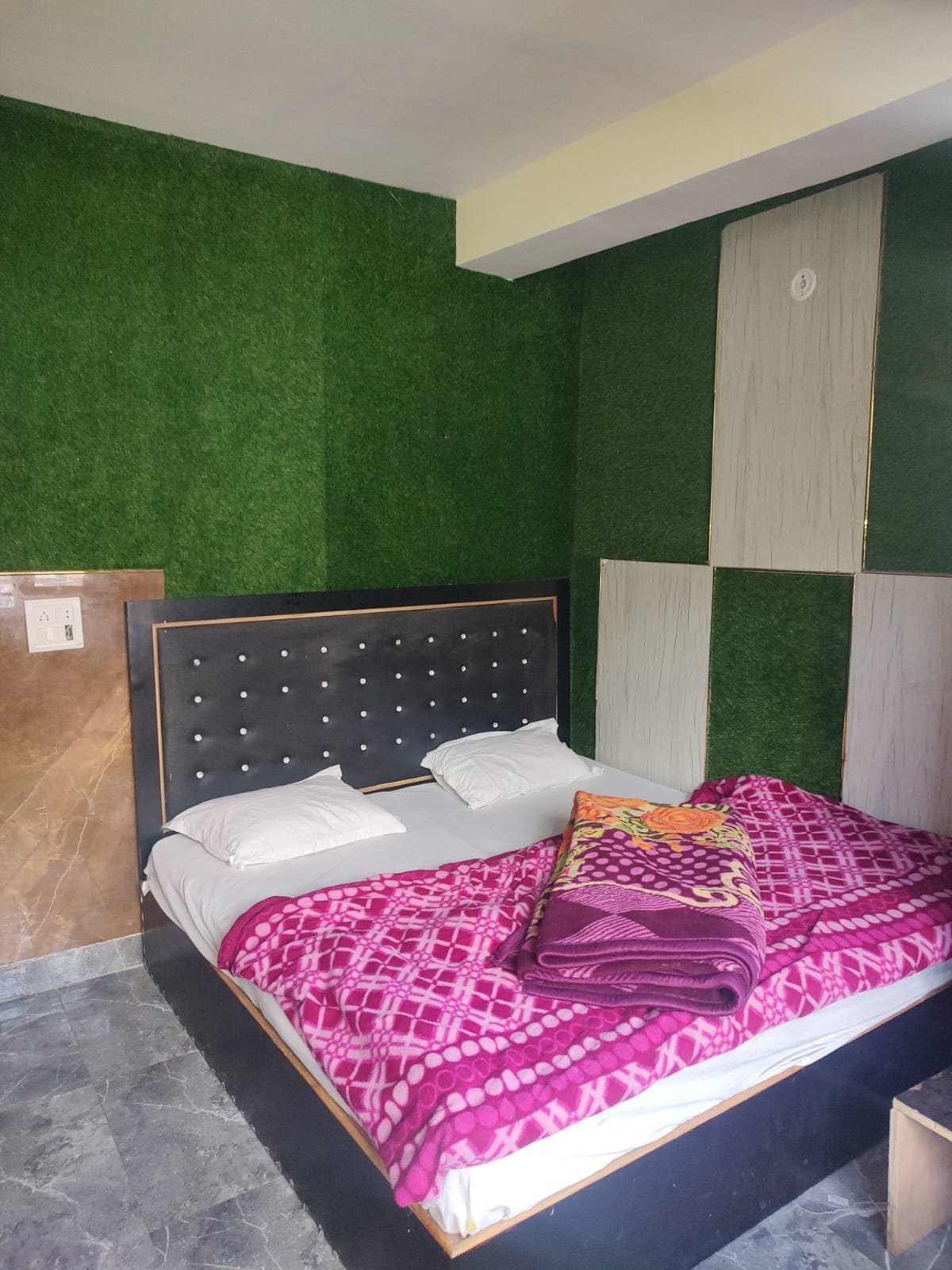 Tajj Hotel & Restaurants